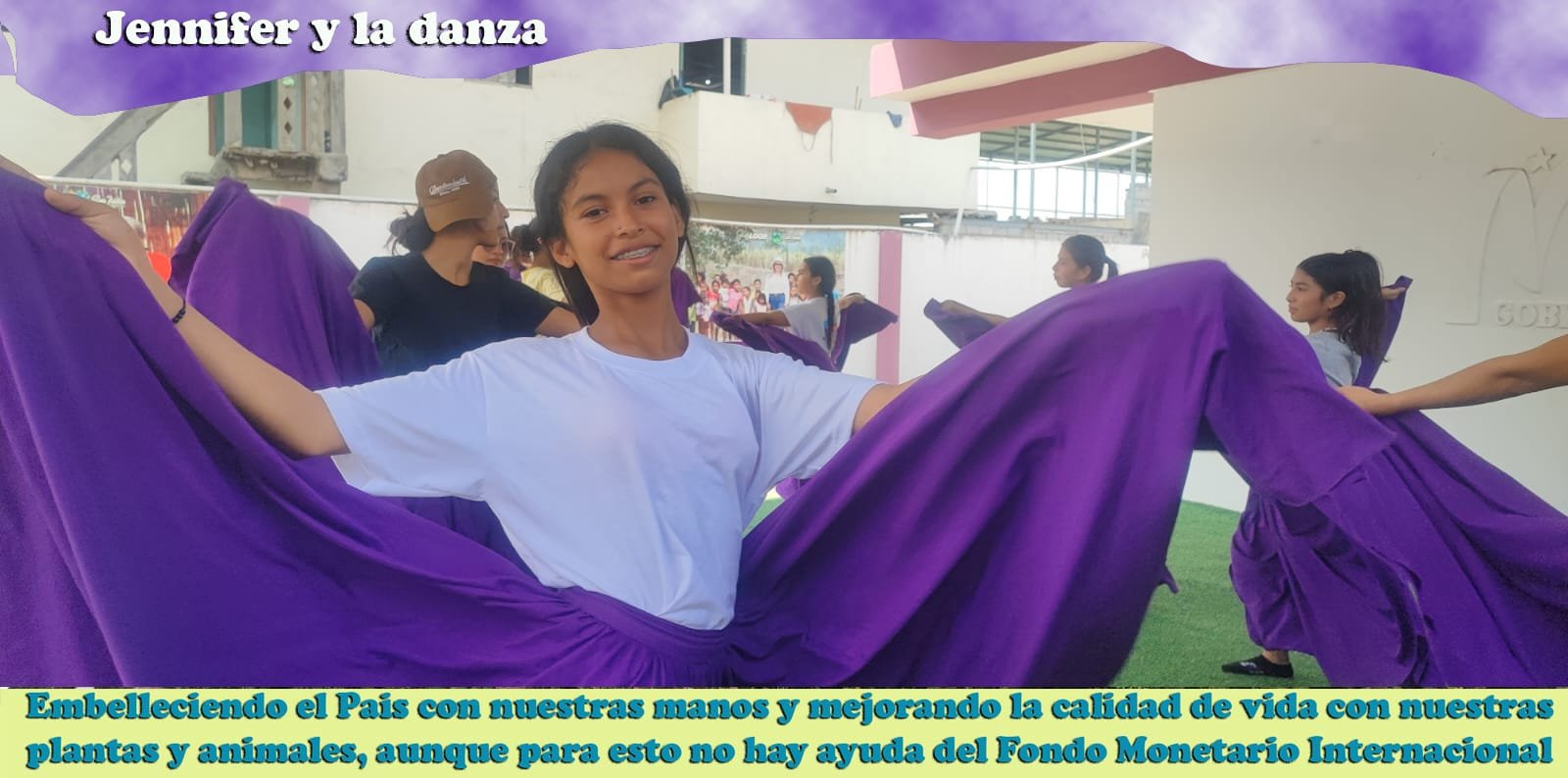 Jennifer bailando con el grupo de danza